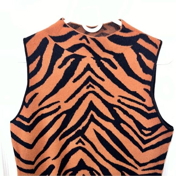 Medium super soft sleeveless animal print mock turtleneck sweater size Medium - Picture 6 of 12